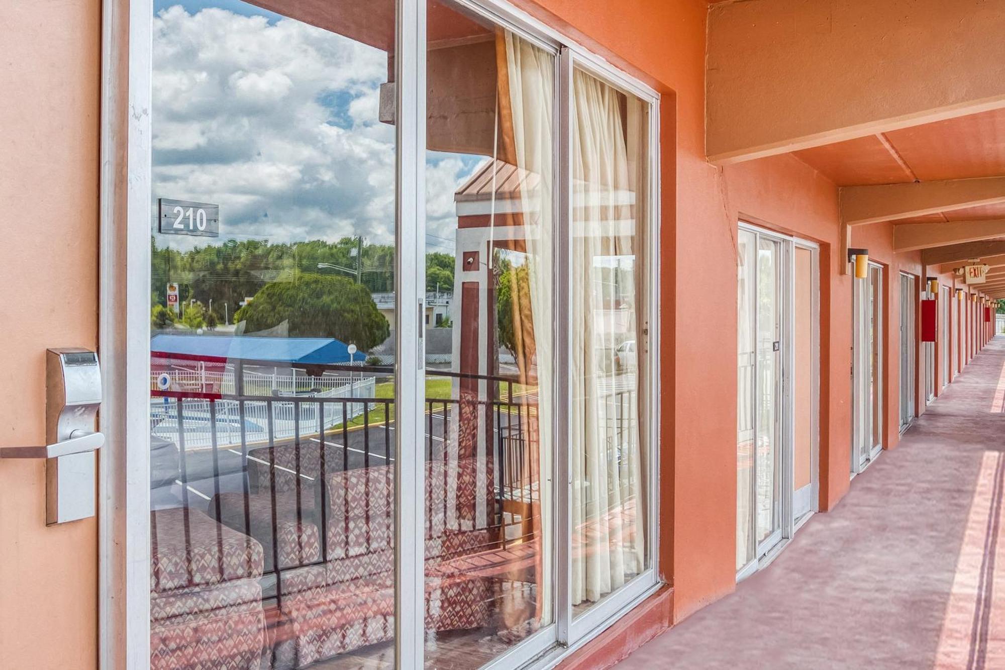 Oyo Hotel Mustang Silver Spring Fl Silver Springs Eksteriør billede