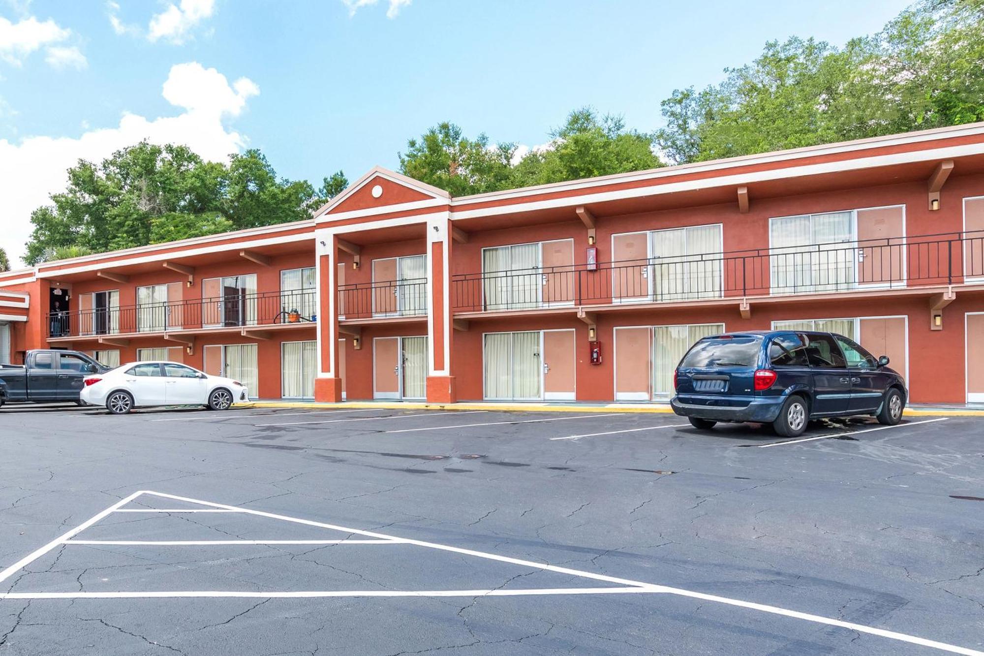 Oyo Hotel Mustang Silver Spring Fl Silver Springs Eksteriør billede